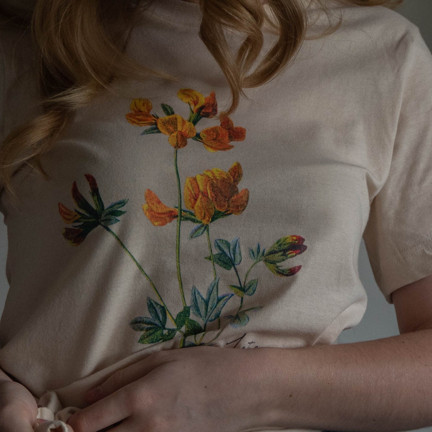 Lotus Corniculatus (Bird's Foot Trefoil) Unisex Tee