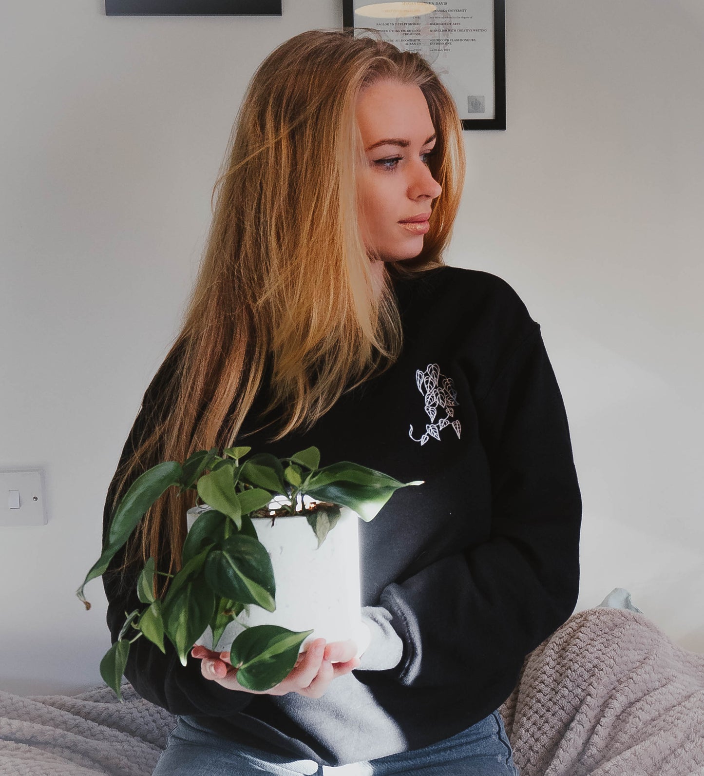 Embroidered Botanical Trailing Plant Unisex Sweatshirt