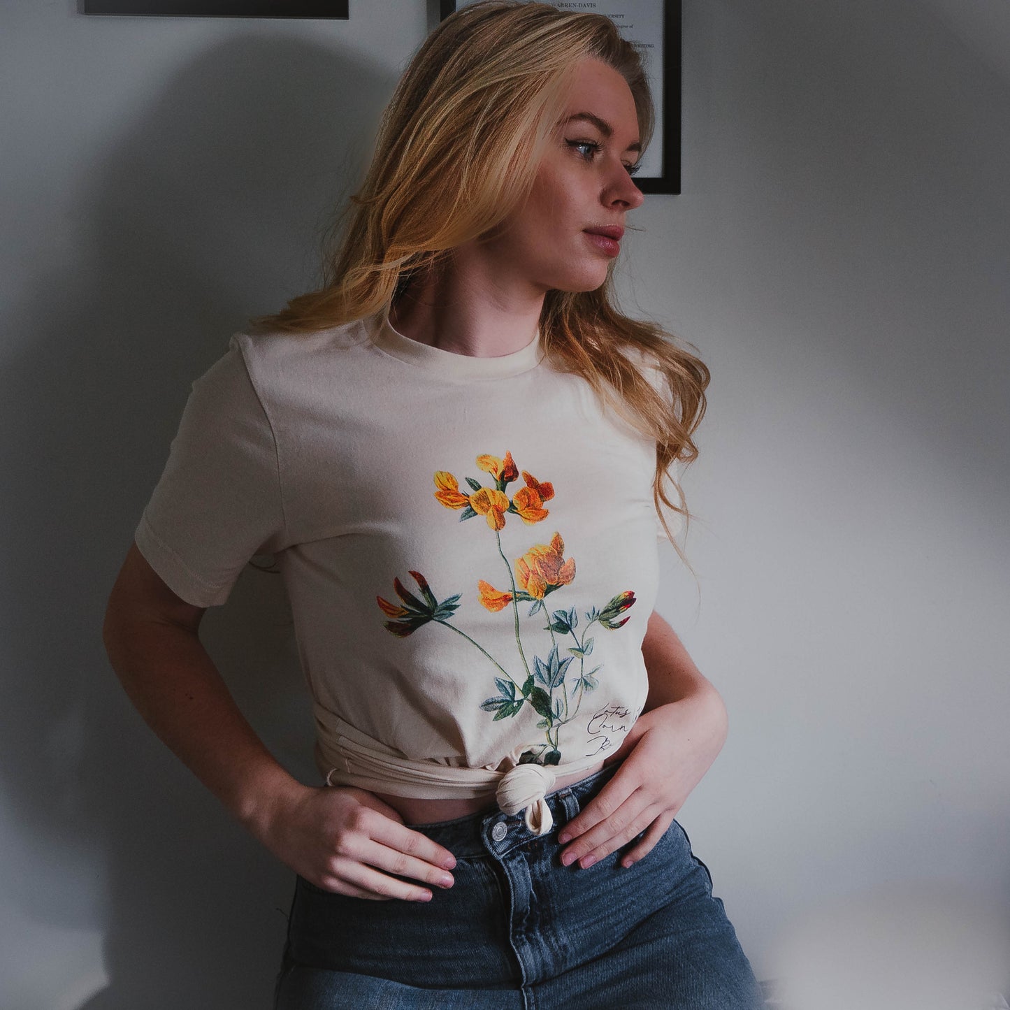 Lotus Corniculatus (Bird's Foot Trefoil) Unisex Tee